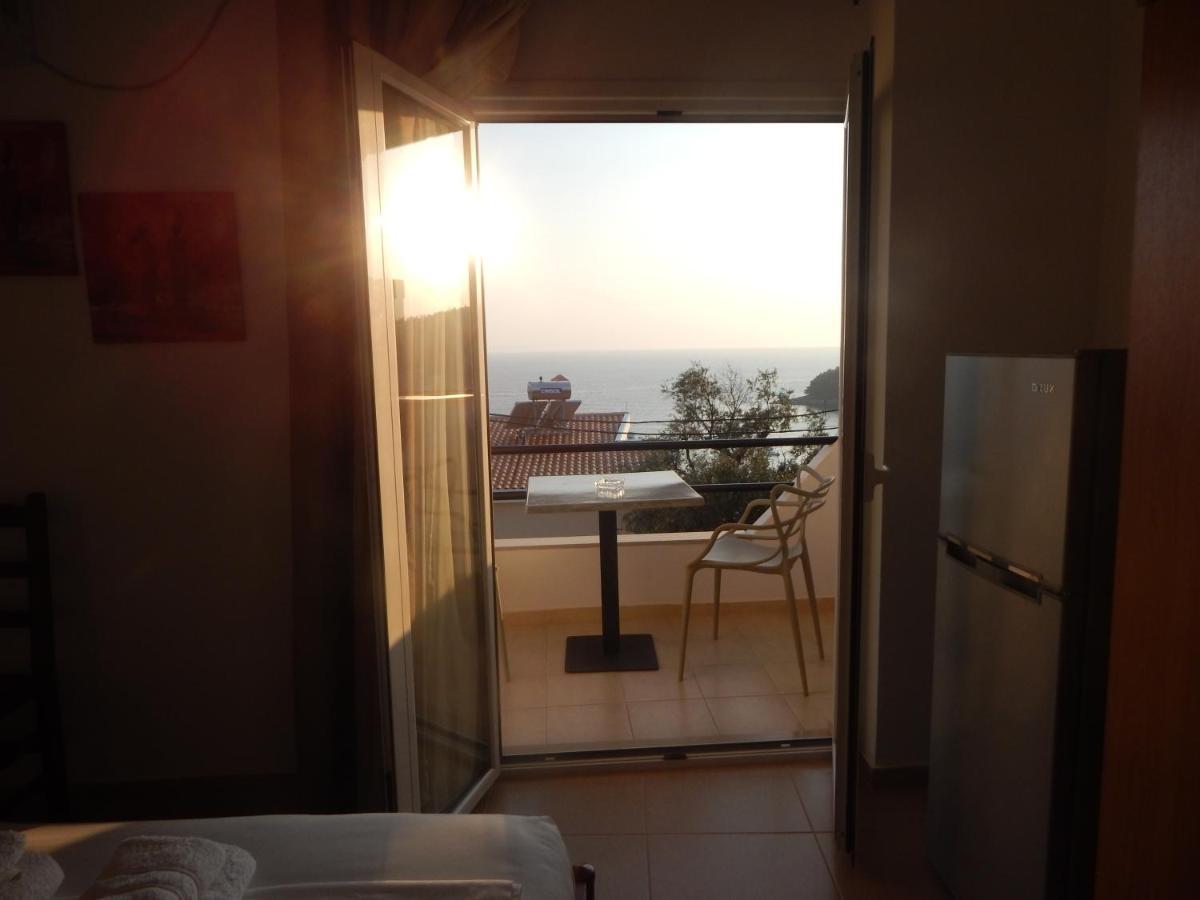 Bel Air Rooms Himare Exterior photo