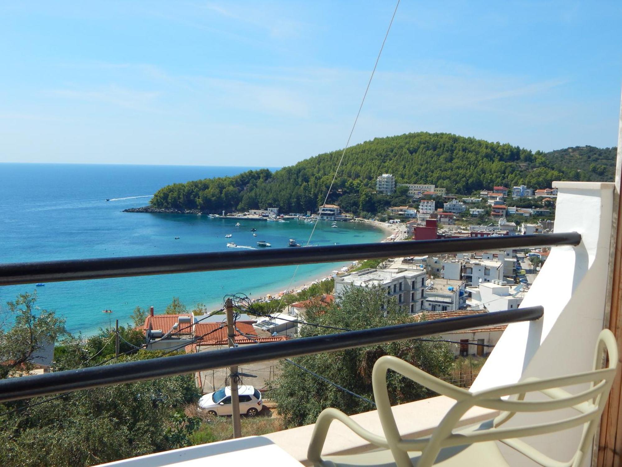 Bel Air Rooms Himare Room photo