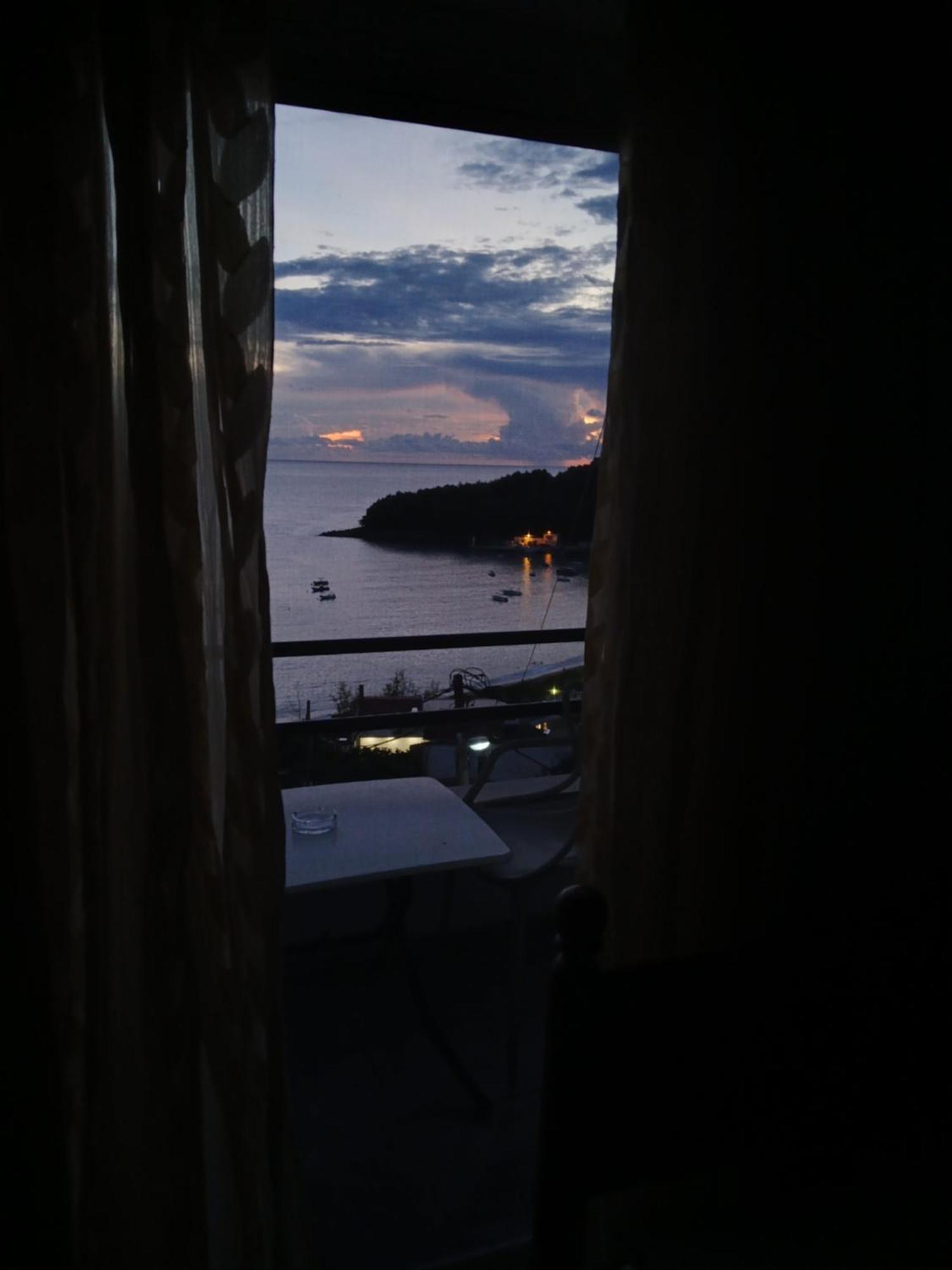 Bel Air Rooms Himare Exterior photo