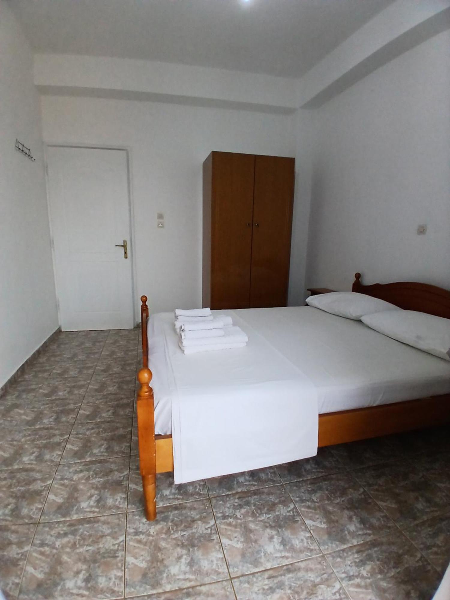 Bel Air Rooms Himare Room photo